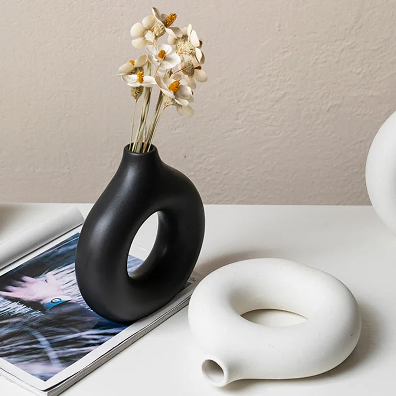 Flat Minimalist Simple Vase Donut Shape Single Flower Pot Home Wedding Decoration Hollow Ornaments Circle Flower Arrangement Vase
